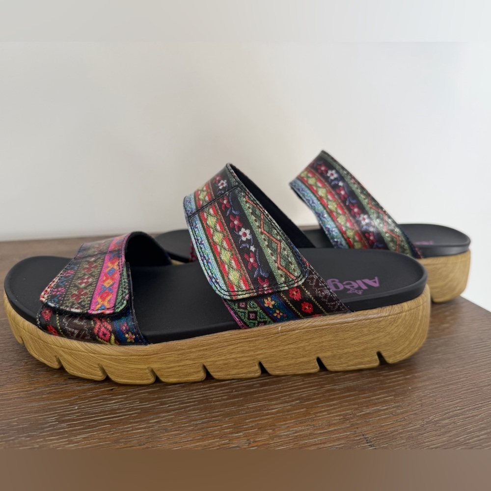 New-Algeria slip on -Len Flower sandals in a 39-8.5 - Picture 3 of 8